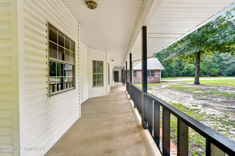 416 W Lamar Avenue Poplarville, MS 39470