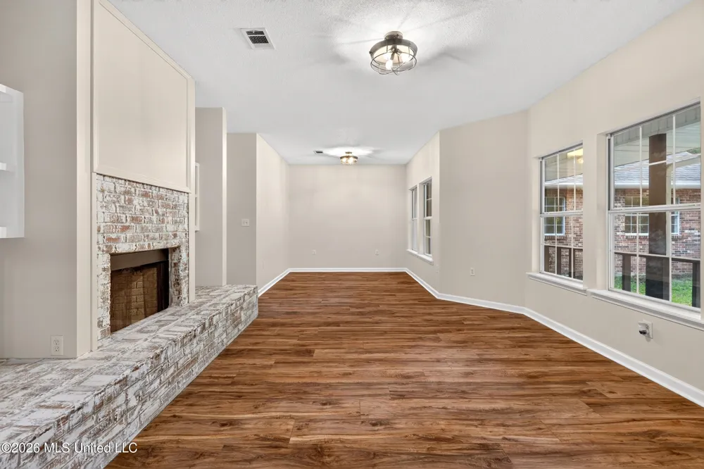 416 W Lamar Avenue Poplarville, MS 39470