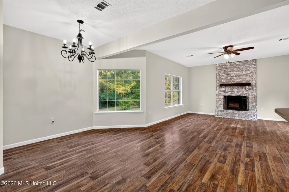 416 W Lamar Avenue Poplarville, MS 39470