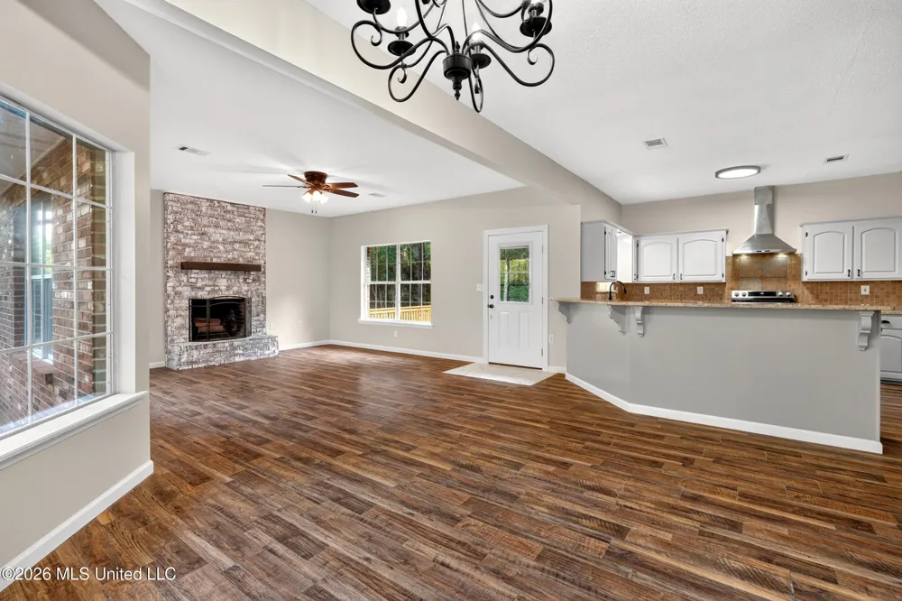 416 W Lamar Avenue Poplarville, MS 39470