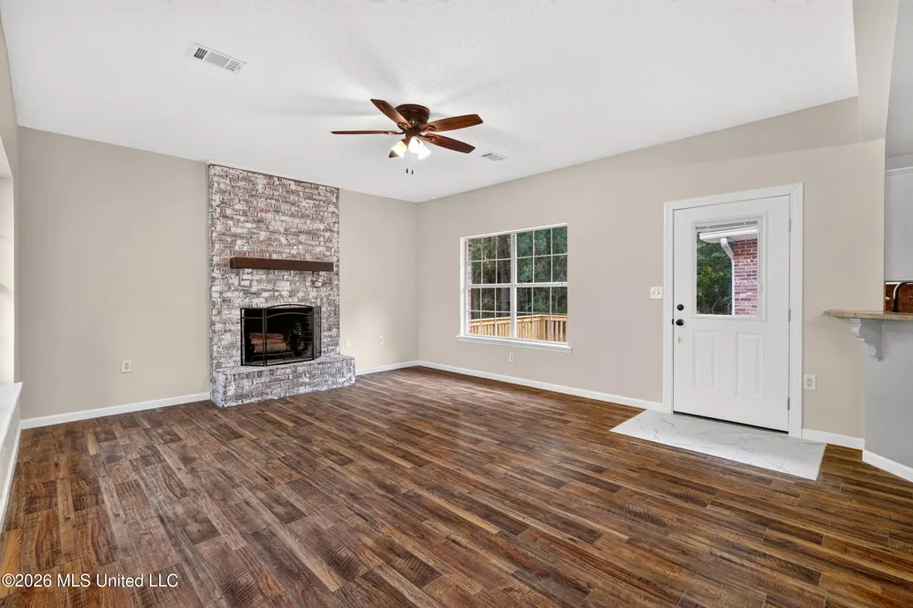 416 W Lamar Avenue Poplarville, MS 39470