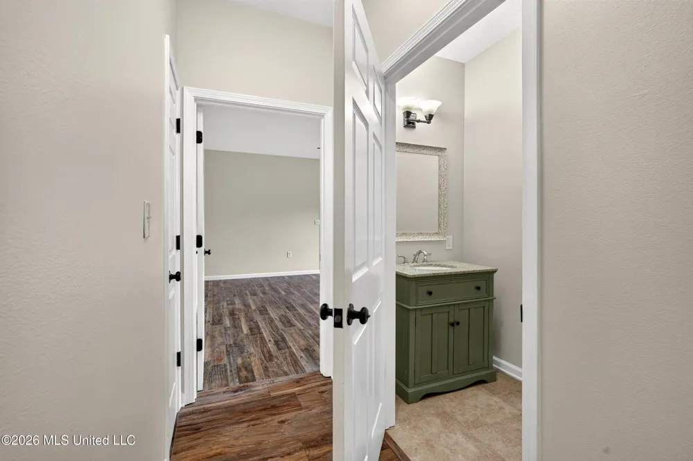 416 W Lamar Avenue Poplarville, MS 39470