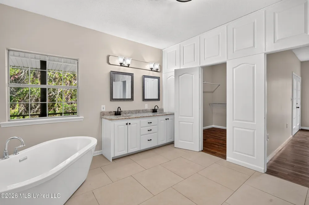 416 W Lamar Avenue Poplarville, MS 39470