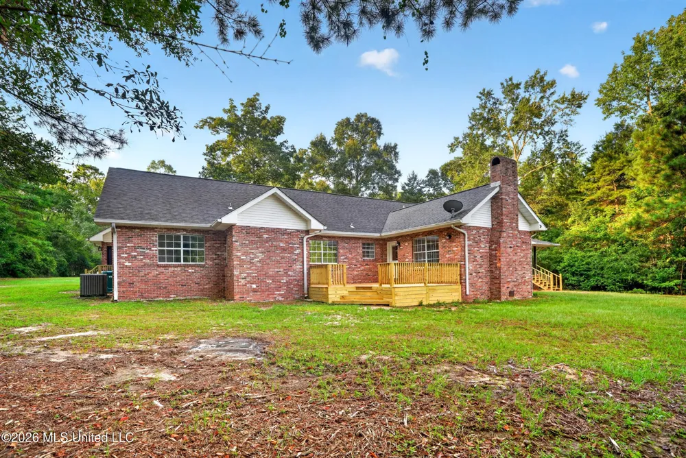 416 W Lamar Avenue Poplarville, MS 39470