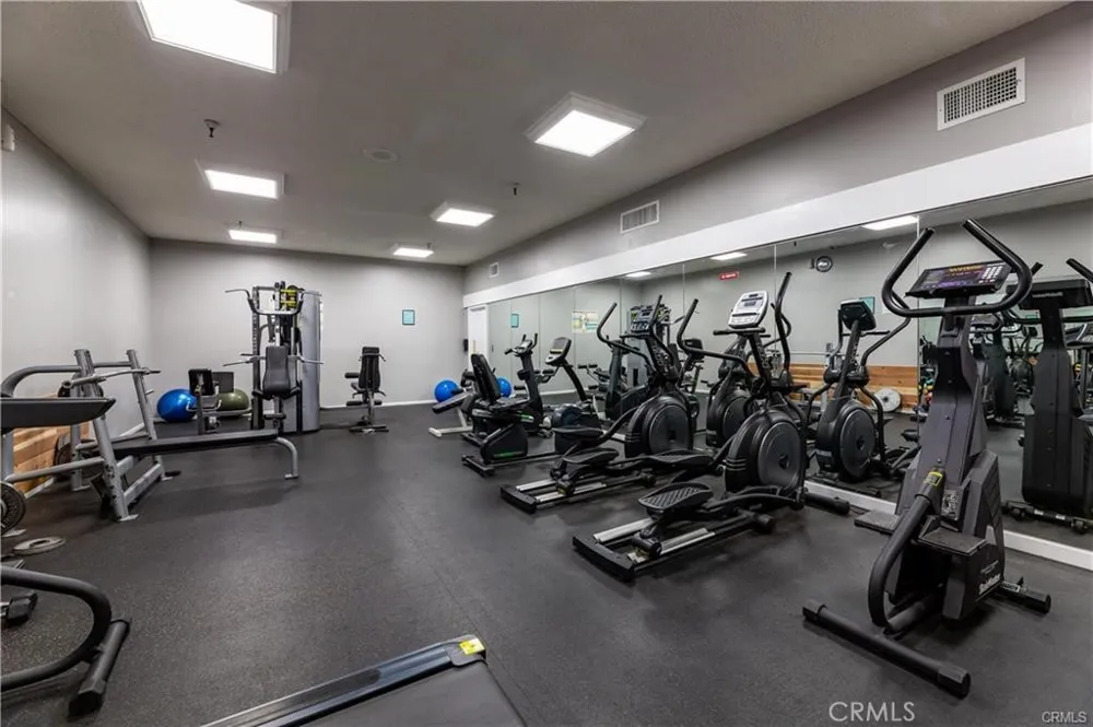 412 Bellflower #104 Long Beach, CA 90814