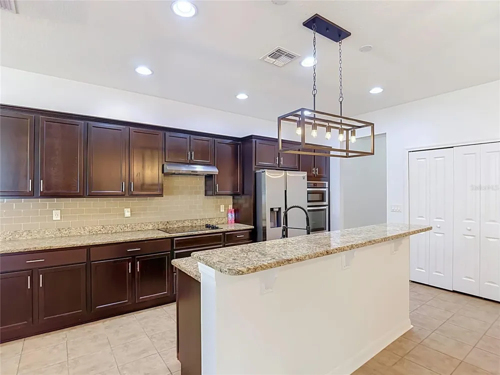 1113 CANYON OAKS DRIVE Brandon, FL 33510