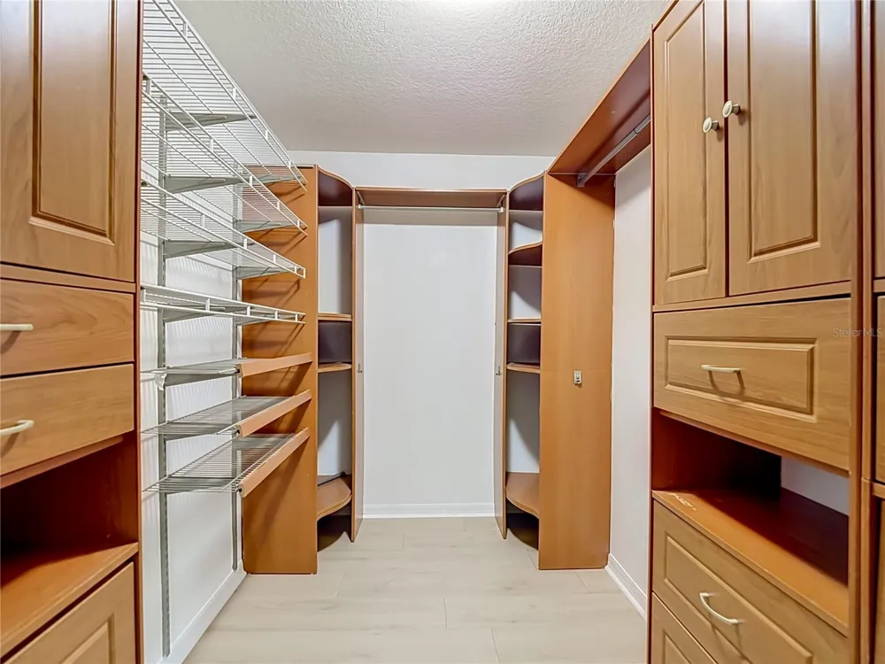 1113 CANYON OAKS DRIVE Brandon, FL 33510