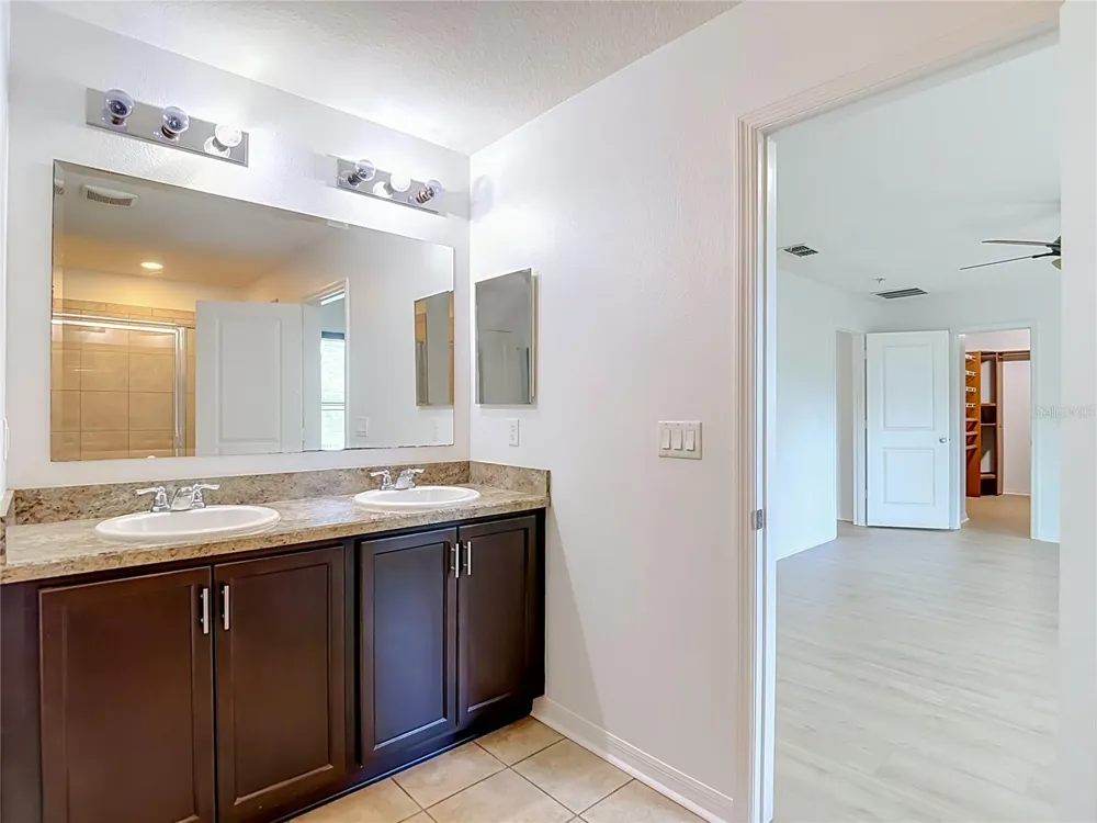 1113 CANYON OAKS DRIVE Brandon, FL 33510