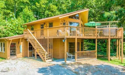 2033 Luzerne Drive