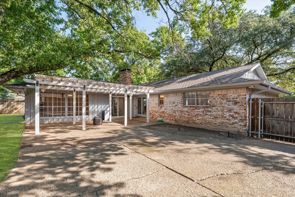 1728 Laurel Lake Drive Waco, TX 76710