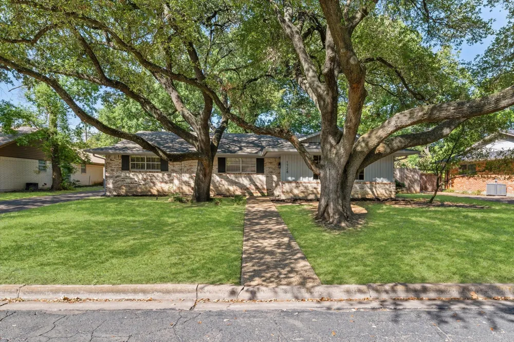 1728 Laurel Lake Drive Waco, TX 76710
