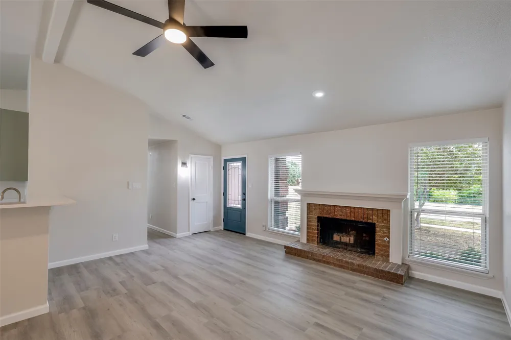 4201 Arbor Creek Drive Carrollton, TX 75010