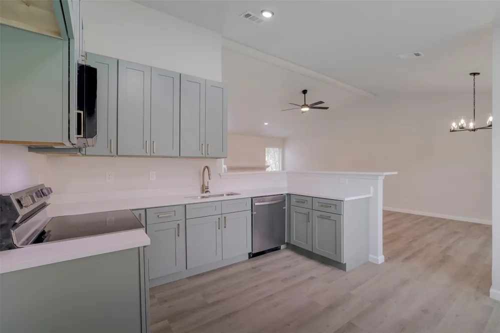4201 Arbor Creek Drive Carrollton, TX 75010