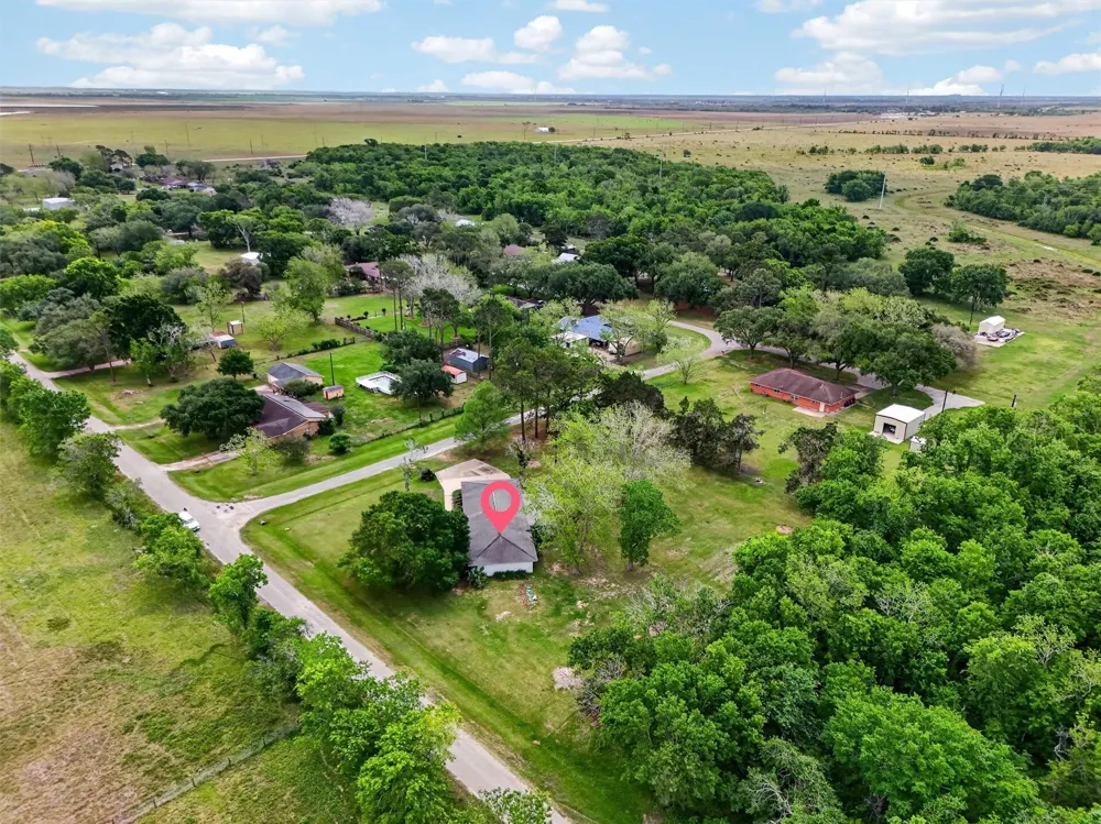 379 Hale Road Bay City, TX 77414