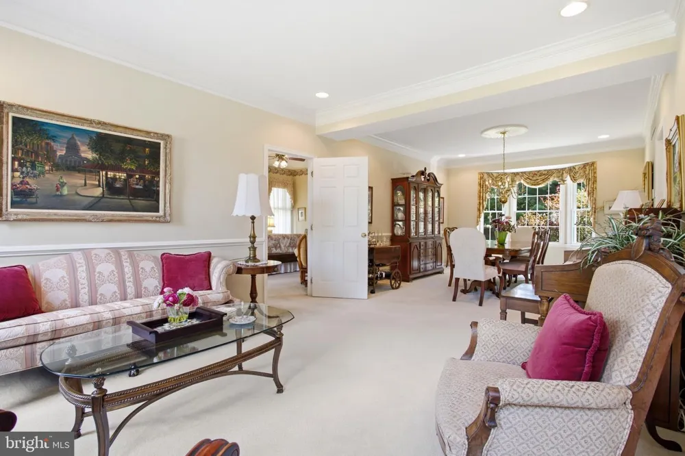 8 JESSE COURT Glen Mills, PA 19342