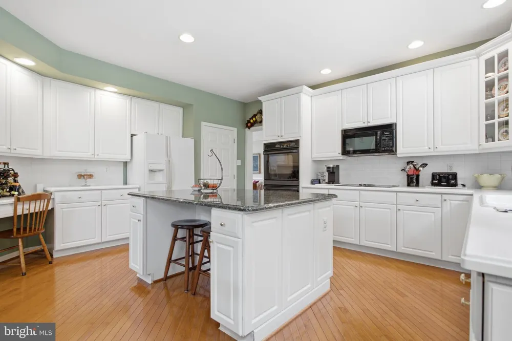 8 JESSE COURT Glen Mills, PA 19342
