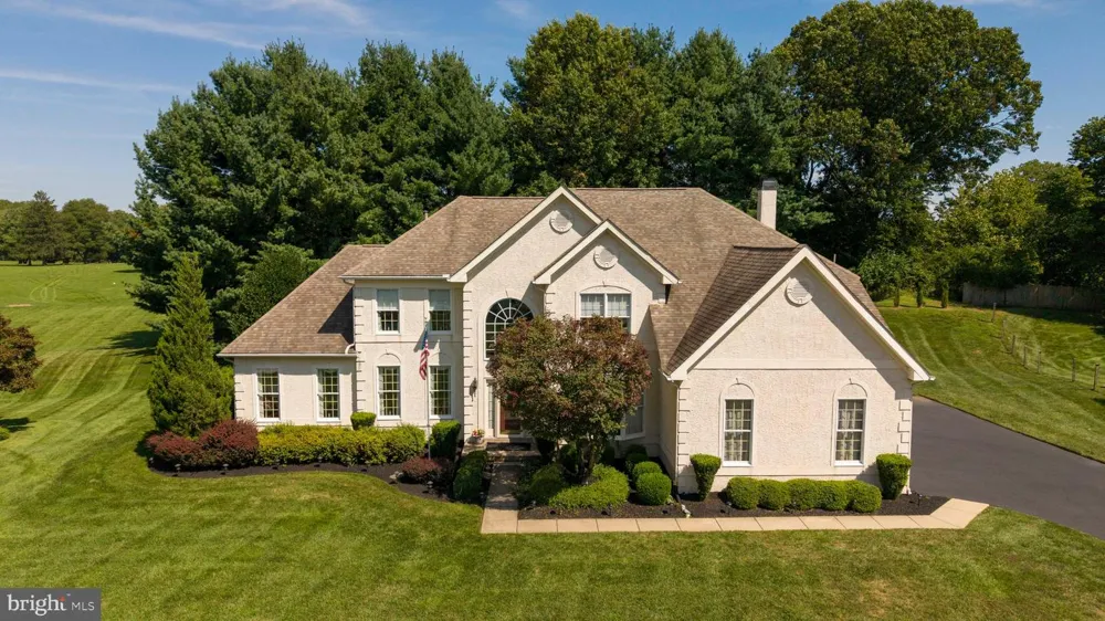 8 JESSE COURT Glen Mills, PA 19342