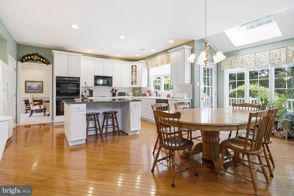8 JESSE COURT Glen Mills, PA 19342