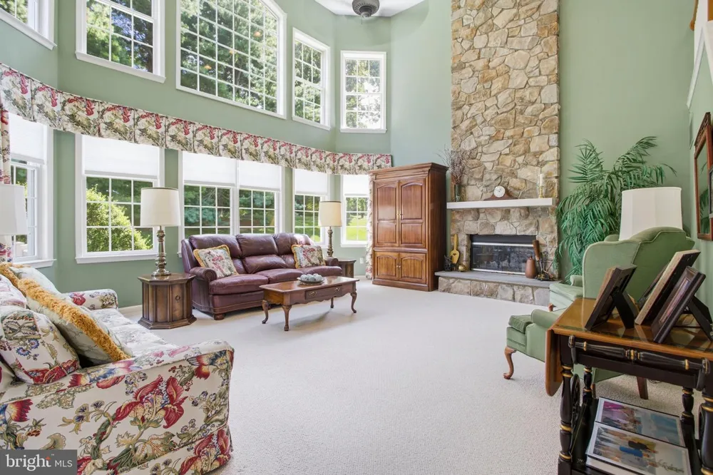 8 JESSE COURT Glen Mills, PA 19342