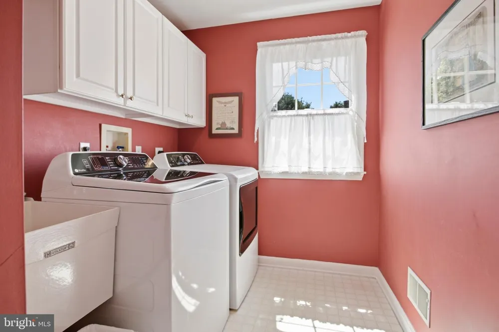 8 JESSE COURT Glen Mills, PA 19342