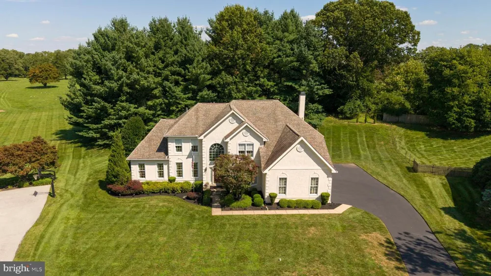 8 JESSE COURT Glen Mills, PA 19342