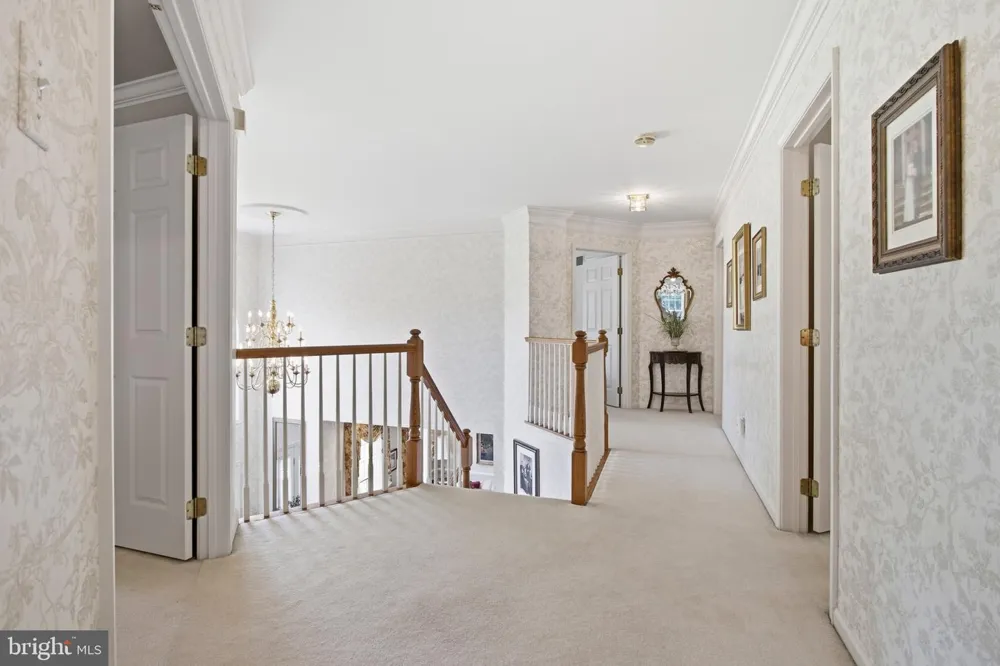 8 JESSE COURT Glen Mills, PA 19342