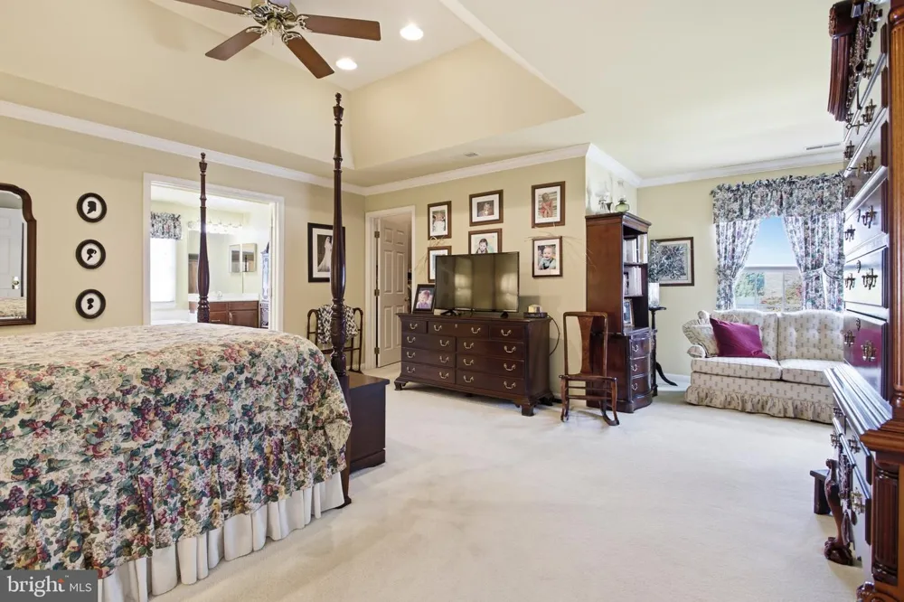 8 JESSE COURT Glen Mills, PA 19342