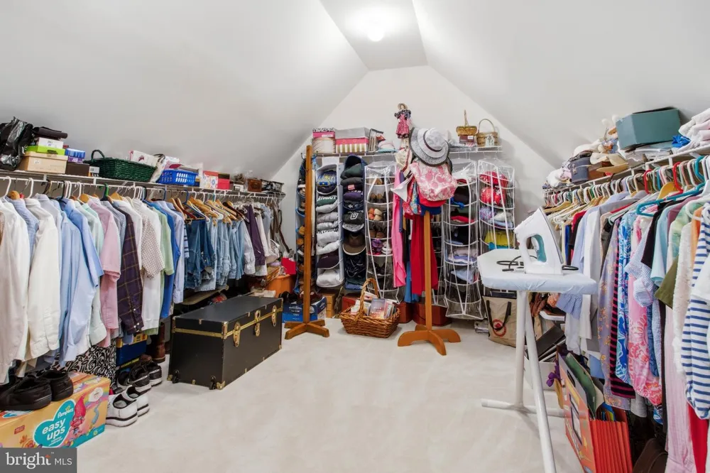 8 JESSE COURT Glen Mills, PA 19342