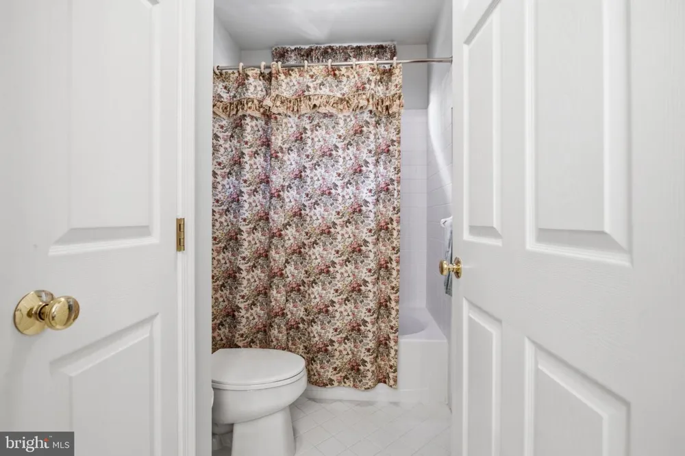 8 JESSE COURT Glen Mills, PA 19342