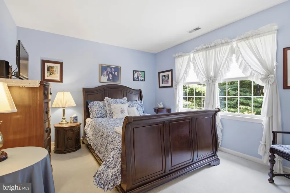 8 JESSE COURT Glen Mills, PA 19342
