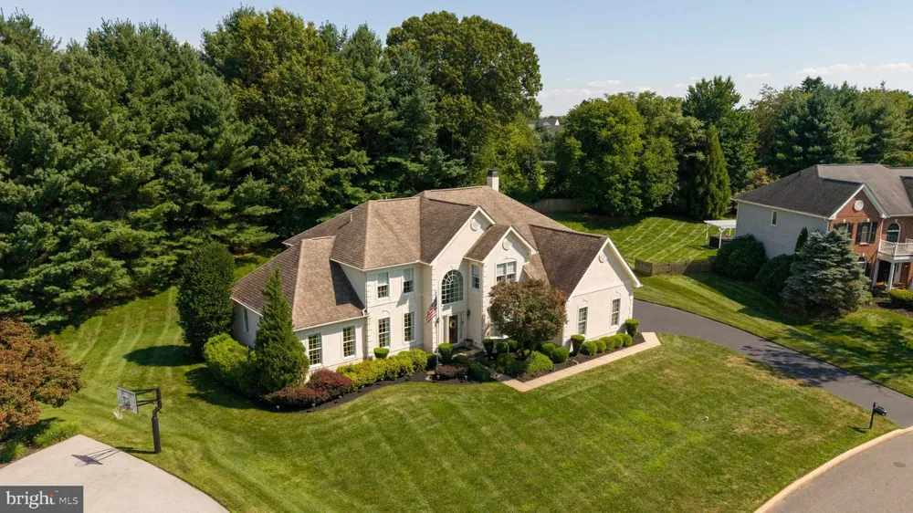 8 JESSE COURT Glen Mills, PA 19342