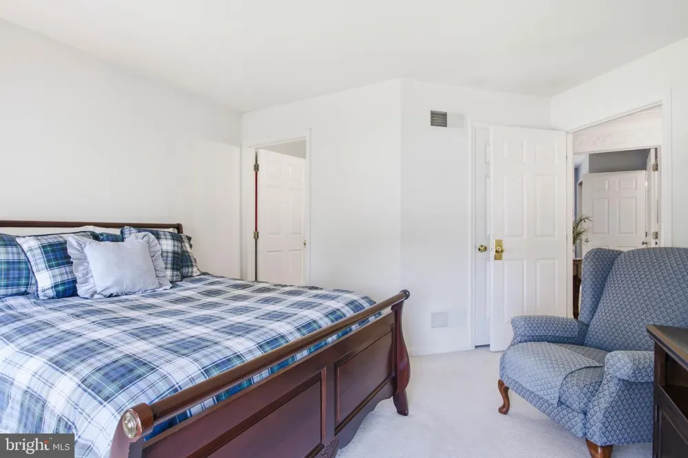 8 JESSE COURT Glen Mills, PA 19342