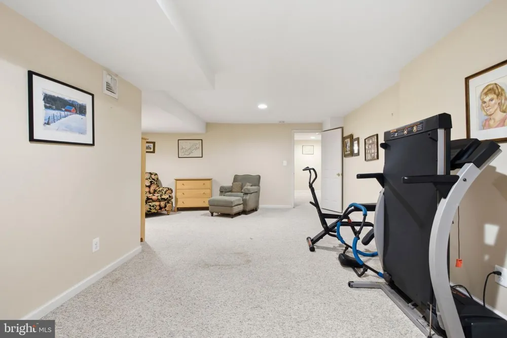 8 JESSE COURT Glen Mills, PA 19342