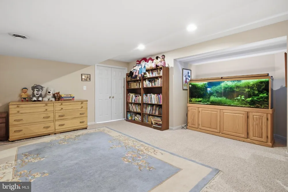 8 JESSE COURT Glen Mills, PA 19342