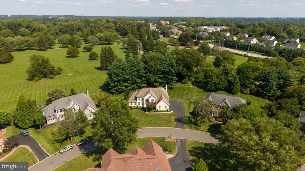 8 JESSE COURT Glen Mills, PA 19342