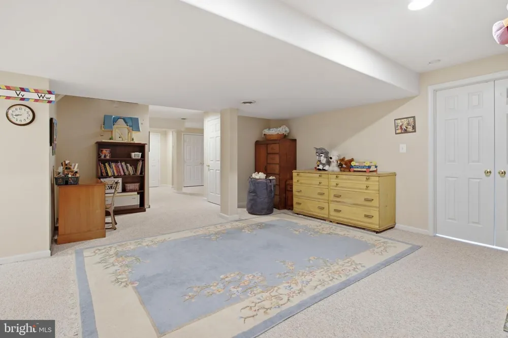 8 JESSE COURT Glen Mills, PA 19342