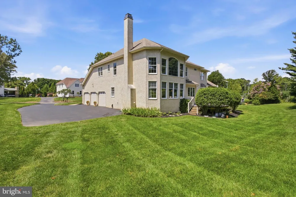 8 JESSE COURT Glen Mills, PA 19342
