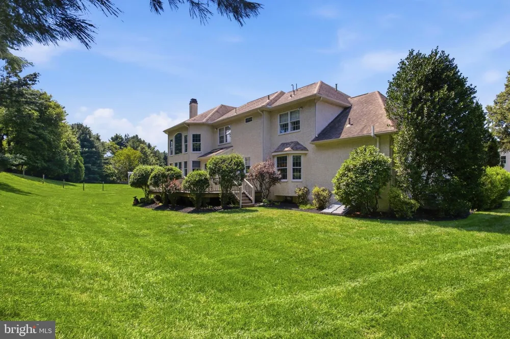 8 JESSE COURT Glen Mills, PA 19342