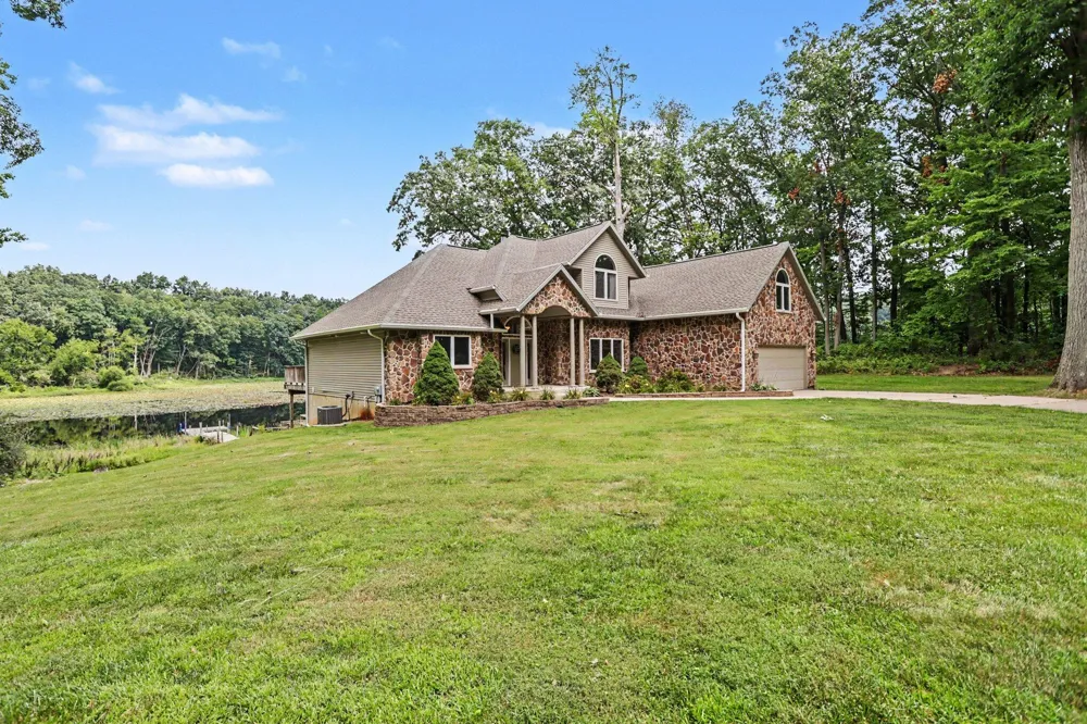 7805 Cougar Drive Delton, MI 49046