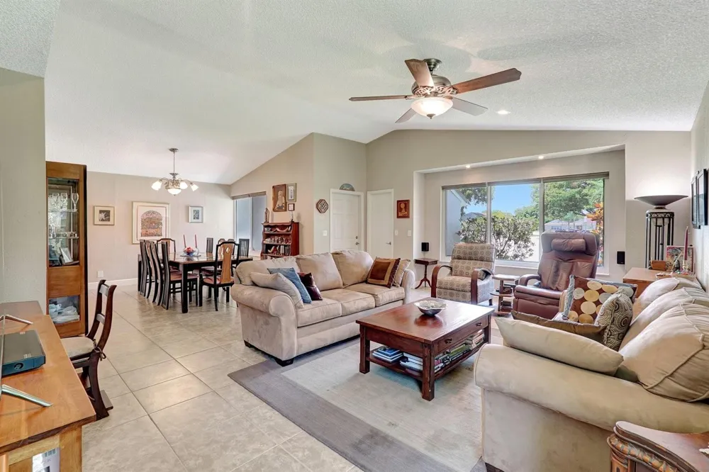 8630 BRIDLE PATH COURT #207 Davie, FL 33328