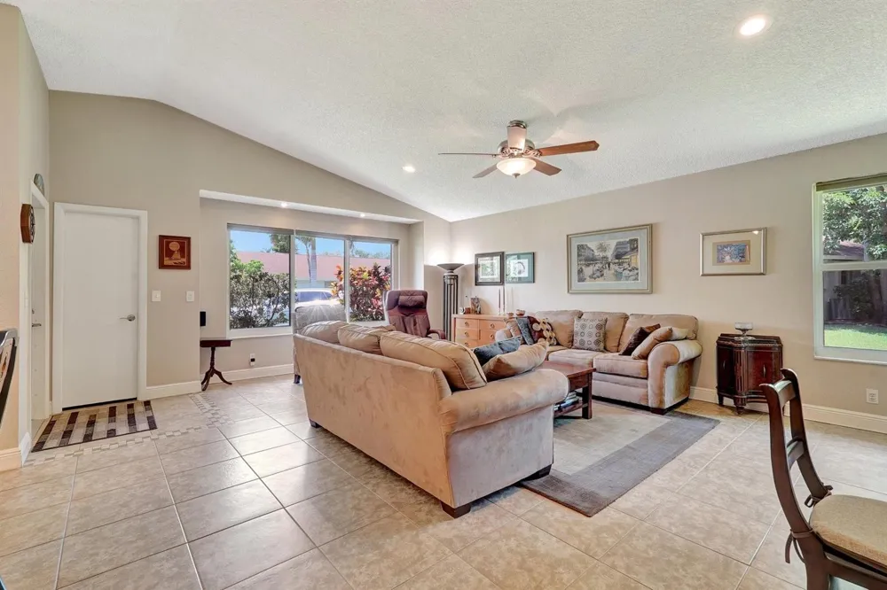 8630 BRIDLE PATH COURT #207 Davie, FL 33328