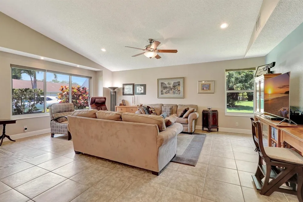 8630 BRIDLE PATH COURT #207 Davie, FL 33328