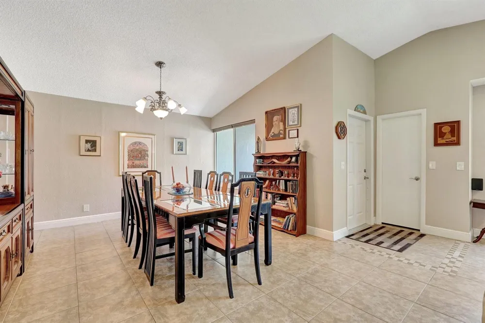 8630 BRIDLE PATH COURT #207 Davie, FL 33328
