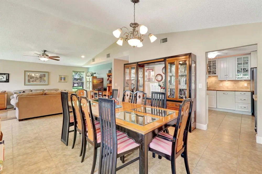 8630 BRIDLE PATH COURT #207 Davie, FL 33328