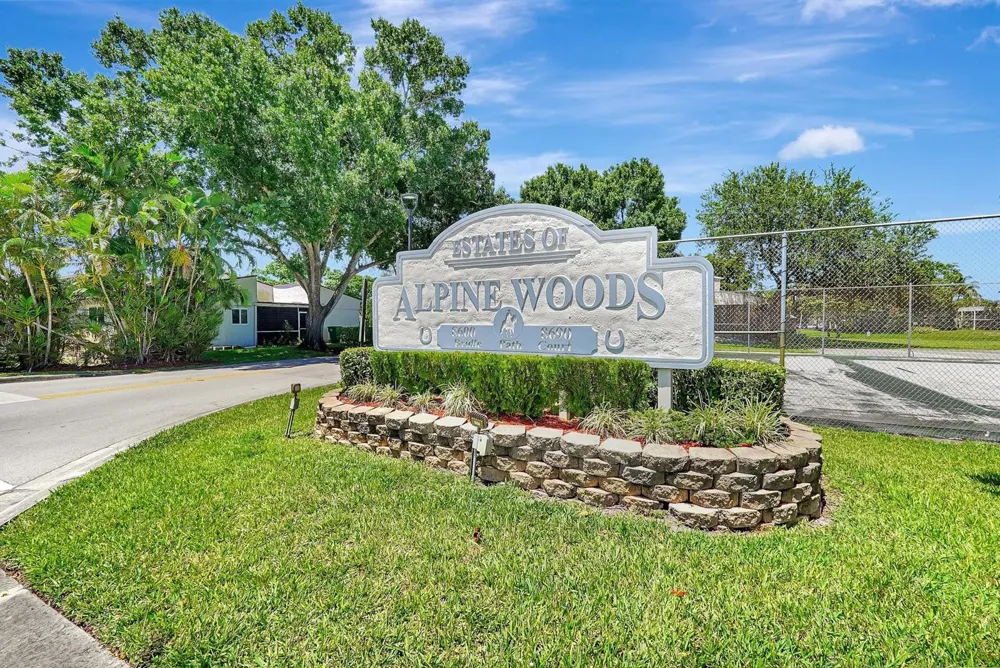 8630 BRIDLE PATH COURT #207 Davie, FL 33328