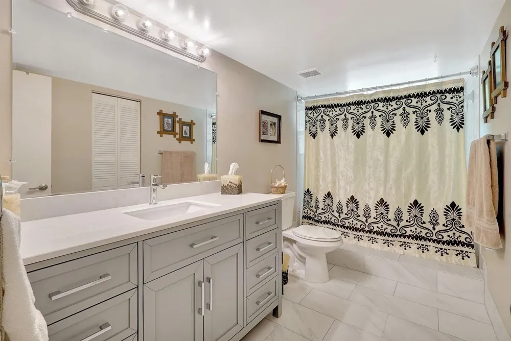 8630 BRIDLE PATH COURT #207 Davie, FL 33328