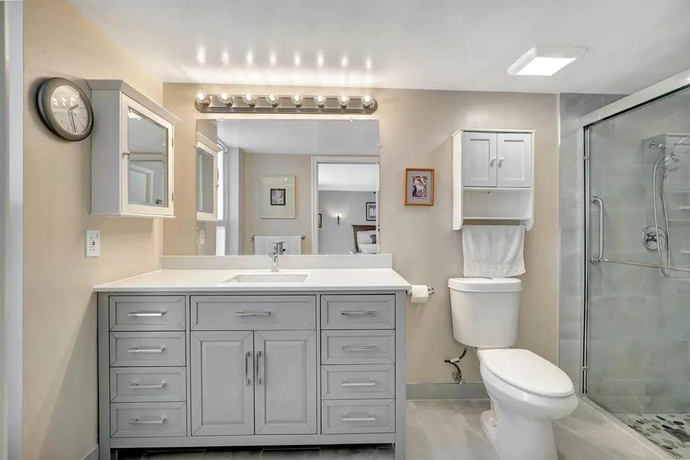 8630 BRIDLE PATH COURT #207 Davie, FL 33328