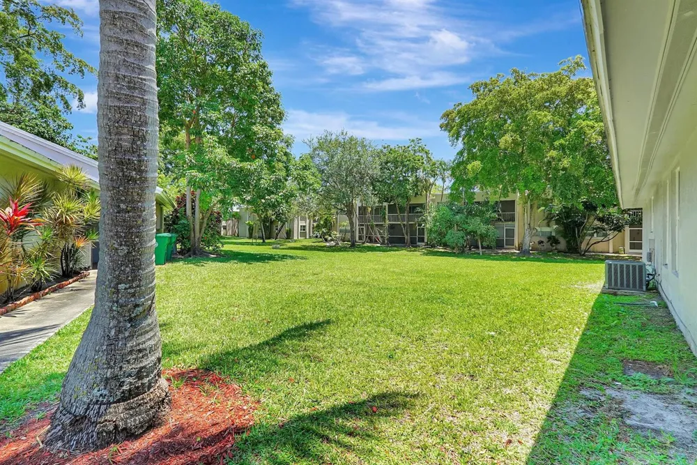 8630 BRIDLE PATH COURT #207 Davie, FL 33328