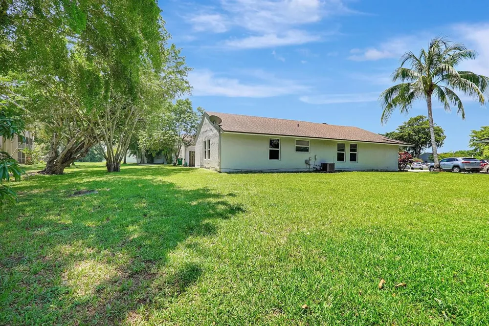 8630 BRIDLE PATH COURT #207 Davie, FL 33328