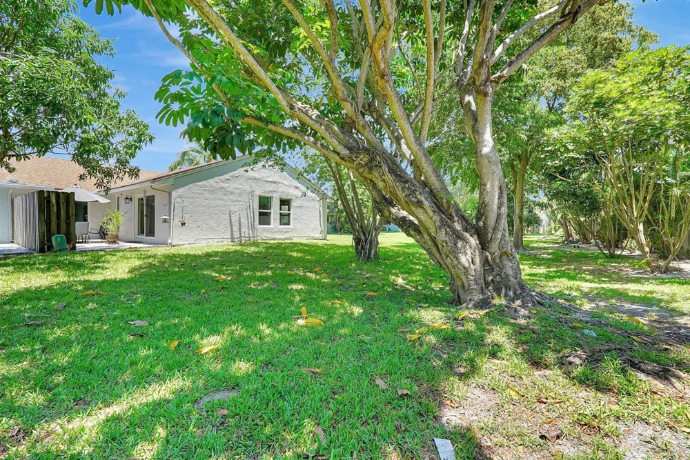 8630 BRIDLE PATH COURT #207 Davie, FL 33328